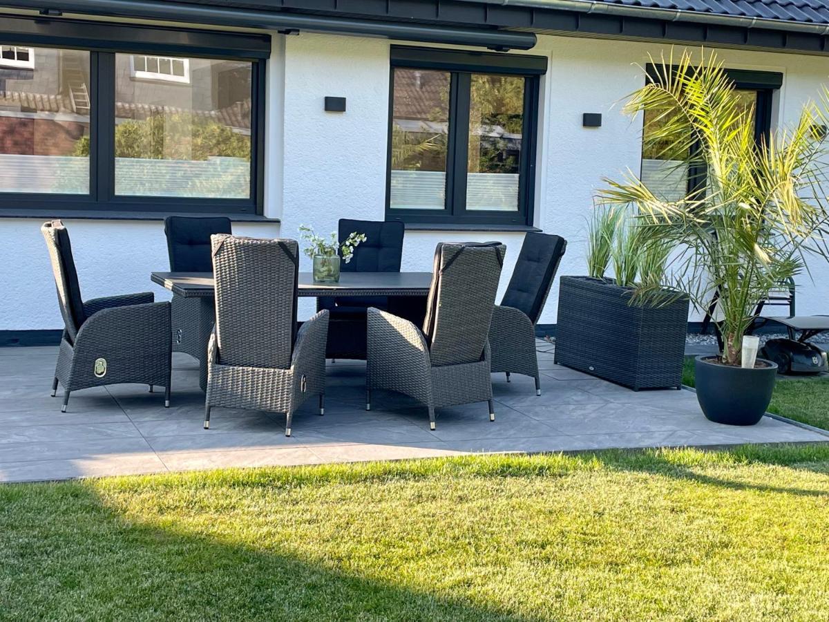 Wellnesshome Fontaneweg Mit Sauna, Terrasse Und Garten Espelkamp-Mittwald Luaran gambar